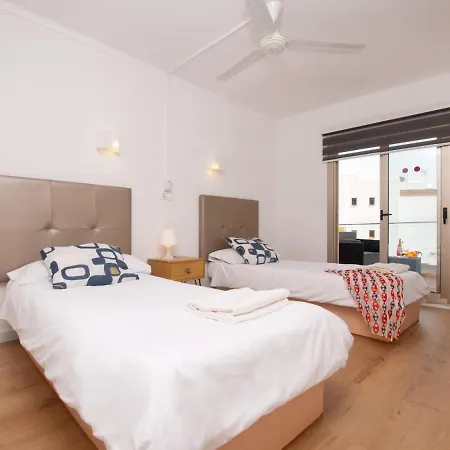 Paradise Bay 4 At Beach, Salzes 4 Apartment *